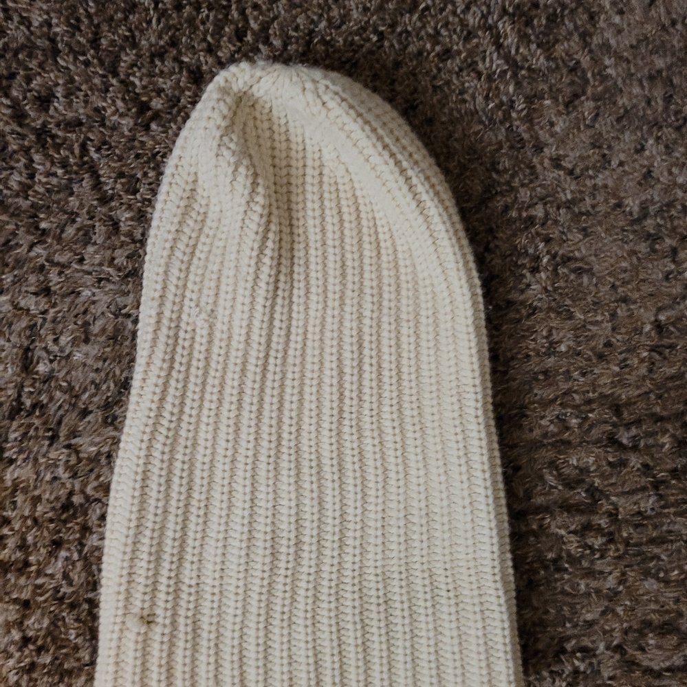 Beanie - Picture 2 of 3